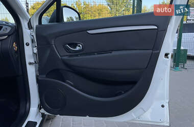 Минивэн Renault Scenic XMOD 2013 в 