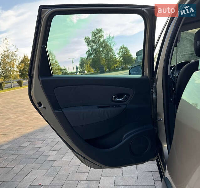 Минивэн Renault Scenic XMOD 2016 в Ивано-Франковске