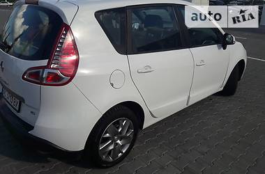 Минивэн Renault Scenic 2011 в Турийске