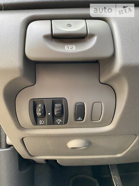 Хэтчбек Renault Scenic 2008 в Николаеве фото 16 Хэтчбек Renault Scenic 2008 в Николаеве