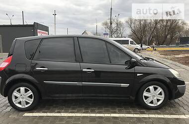 Хетчбек Renault Scenic 2004 в 