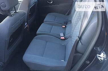 Хэтчбек Renault Scenic 2010 в 