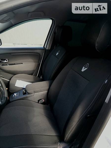 Мінівен Renault Scenic 2011 в Чернівцях
