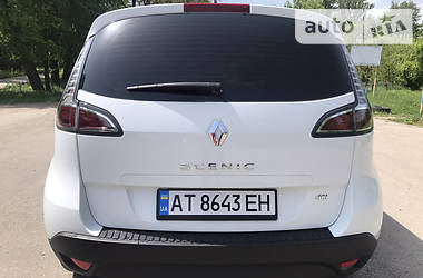 Хетчбек Renault Scenic 2012 в 