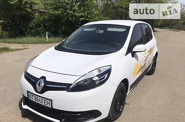Хетчбек Renault Scenic 2012 в 