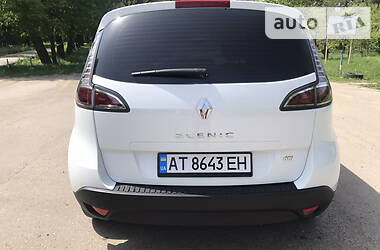 Хетчбек Renault Scenic 2012 в 