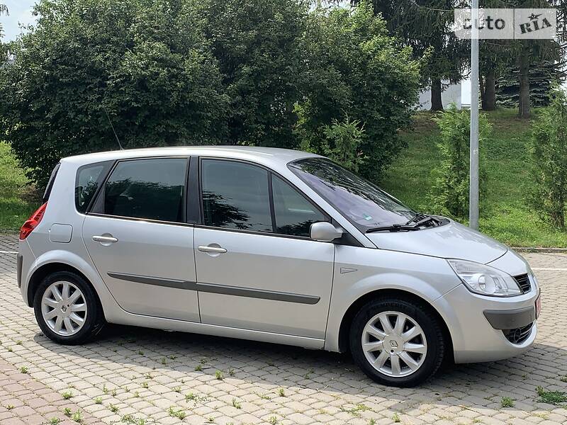 Минивэн Renault Scenic 2006 в Ровно