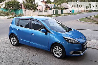 Хэтчбек Renault Scenic 2012 в Киеве