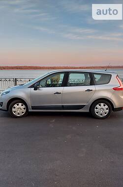 Универсал Renault Scenic 2010 в Новой Каховке