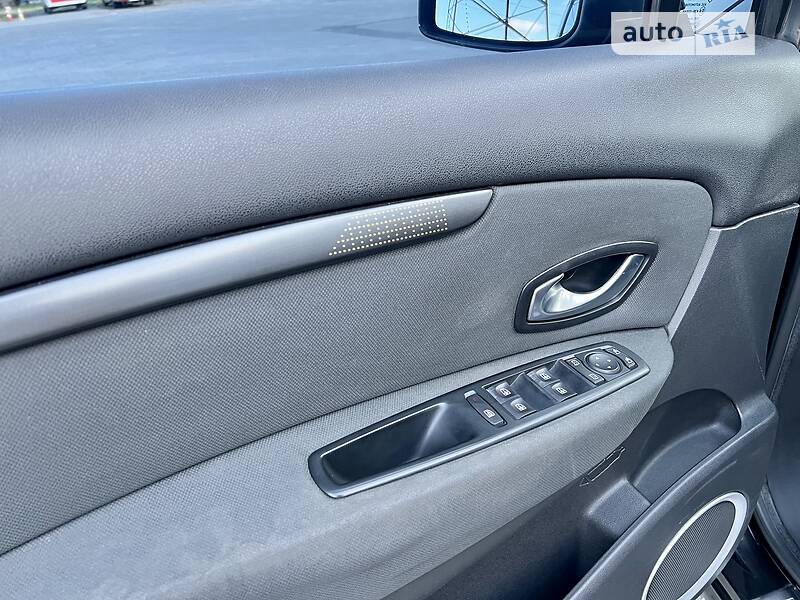 Мінівен Renault Scenic 2009 в Чернівцях