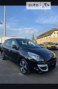 Мінівен Renault Scenic 2011 в Чернівцях