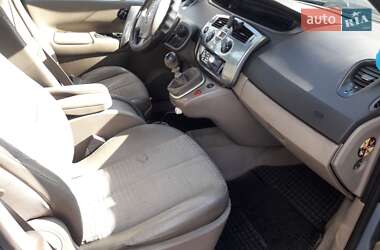 Минивэн Renault Scenic 2004 в 