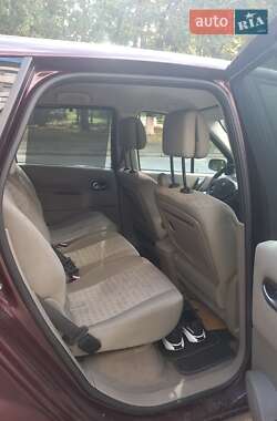 Минивэн Renault Scenic 2003 в 