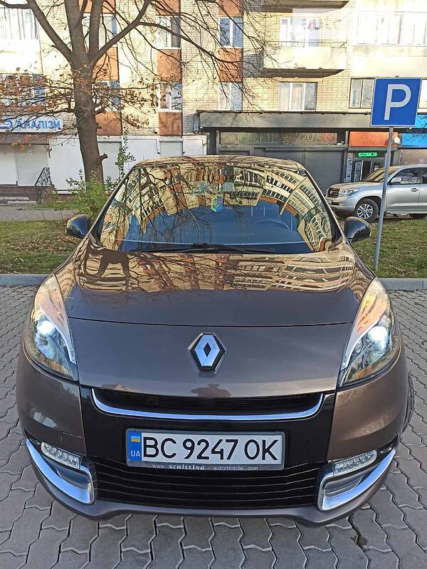 Минивэн Renault Scenic 2012 в Дрогобыче
