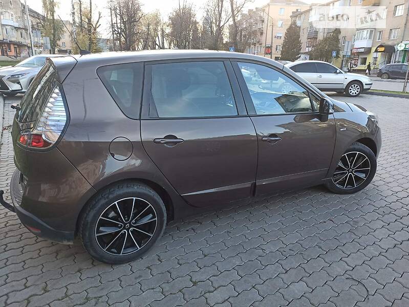 Минивэн Renault Scenic 2012 в Дрогобыче