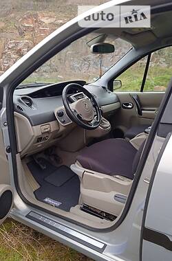 Минивэн Renault Scenic 2004 в 