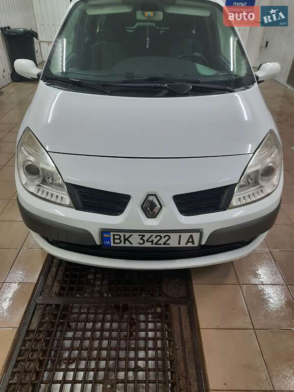 Минивэн Renault Scenic 2007 в Лохвице