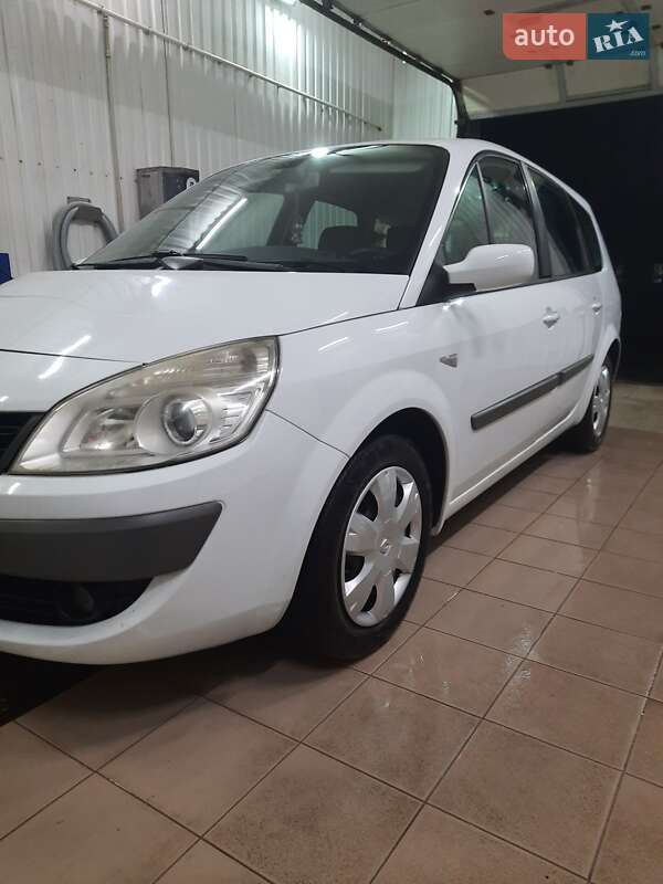 Минивэн Renault Scenic 2007 в Лохвице
