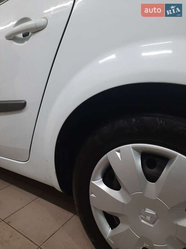 Минивэн Renault Scenic 2007 в Лохвице