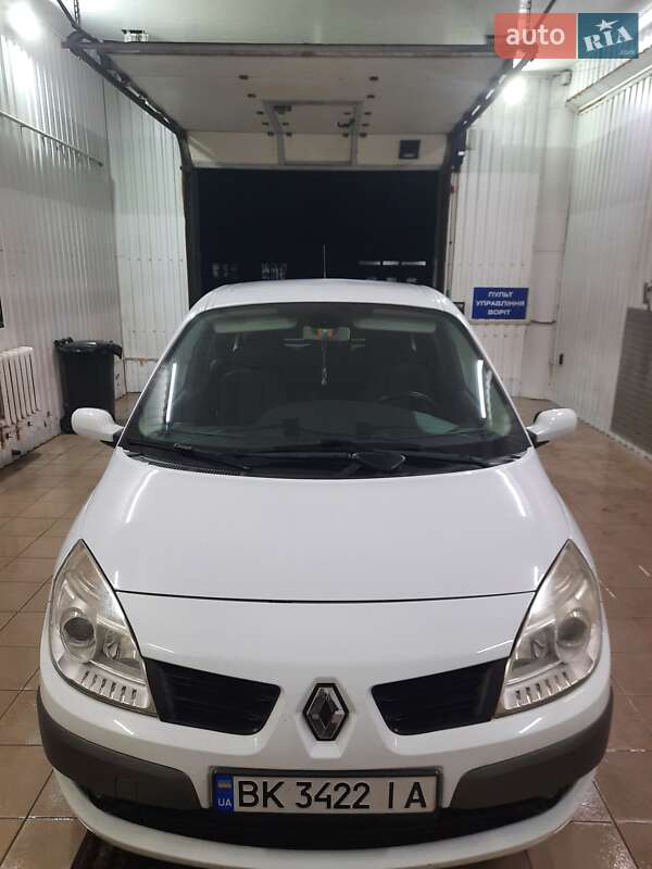 Минивэн Renault Scenic 2007 в Лохвице
