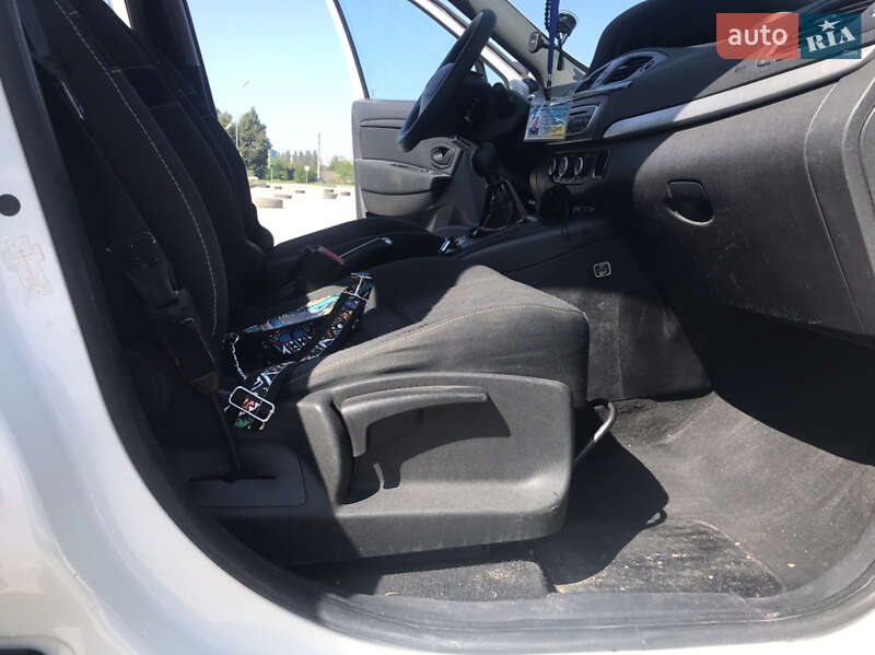 Минивэн Renault Scenic 2011 в Каменец-Подольском фото 4 Минивэн Renault Scenic 2011 в Каменец-Подольском