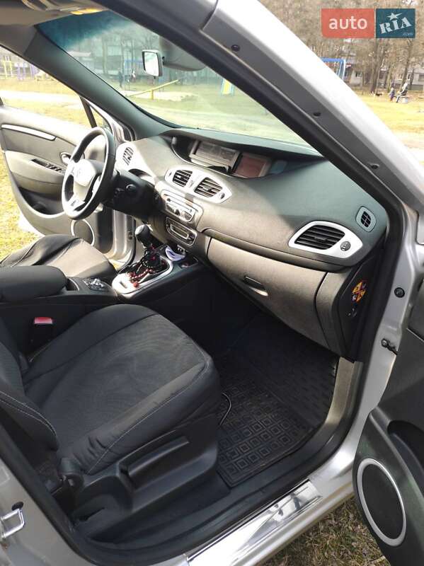 Минивэн Renault Scenic 2010 в Сарнах