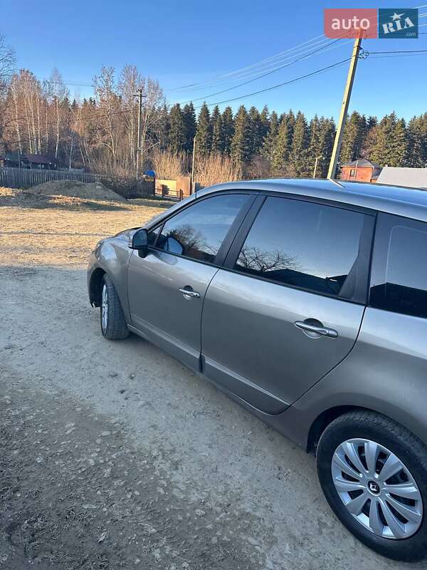 Минивэн Renault Scenic 2009 в Вижнице