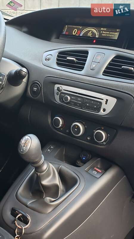 Минивэн Renault Scenic 2014 в Ровно