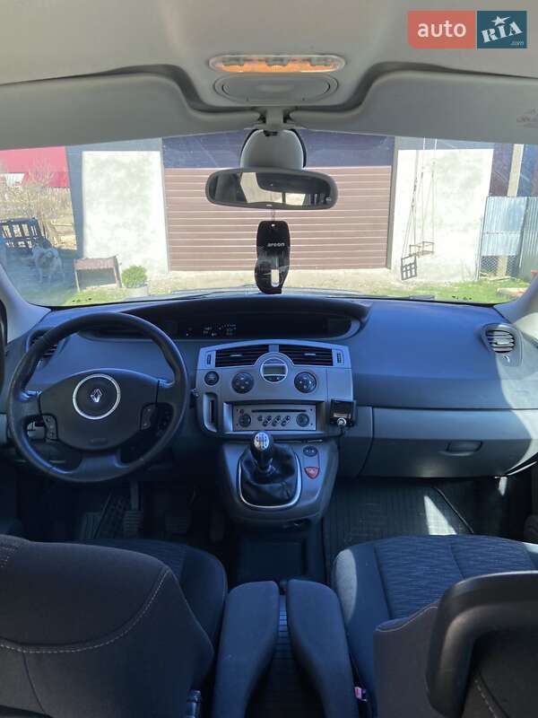 Минивэн Renault Scenic 2006 в Хусте