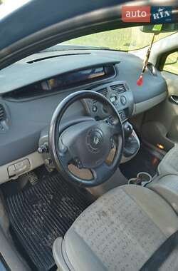 Минивэн Renault Scenic 2004 в Вижнице