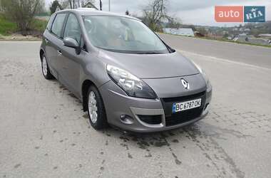Минивэн Renault Scenic 2011 в 