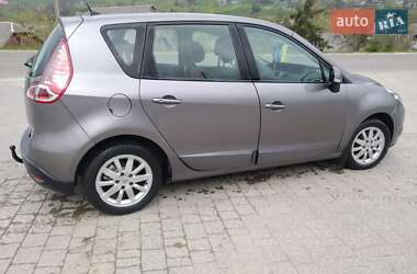 Минивэн Renault Scenic 2011 в 