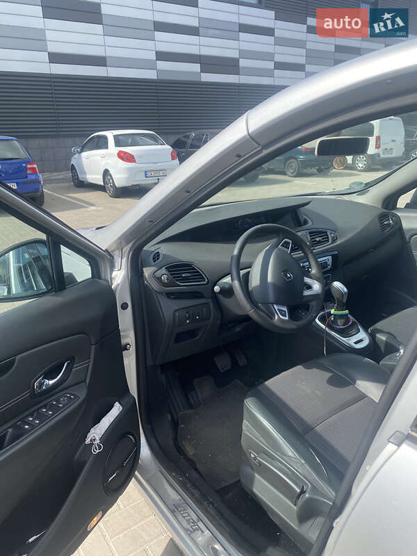 Минивэн Renault Scenic 2012 в Черкассах