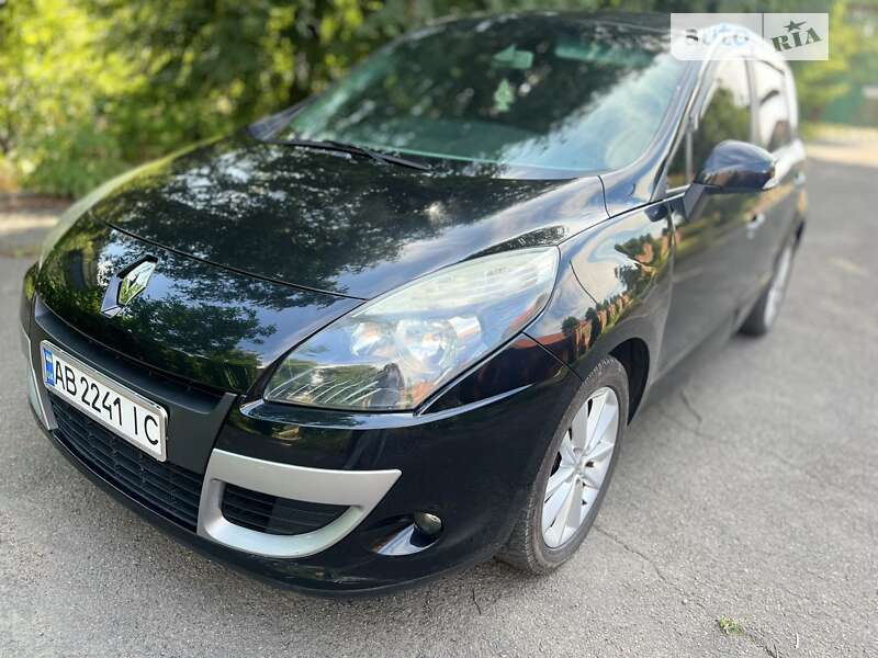 Минивэн Renault Scenic 2011 в Бершади