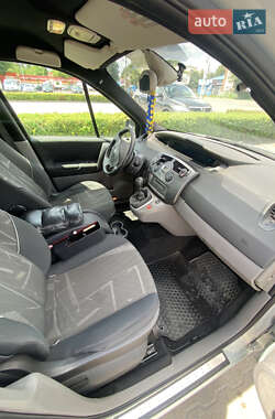Минивэн Renault Scenic 2004 в 