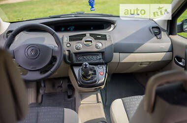 Минивэн Renault Scenic 2005 в 