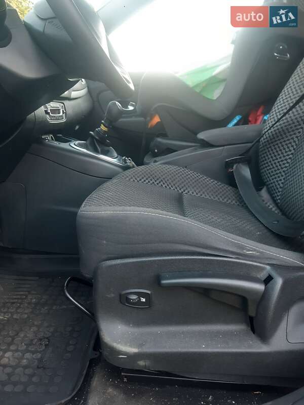 Renault Scenic 2011