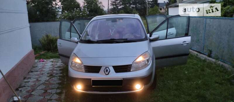 Минивэн Renault Scenic 2006 в Черновцах