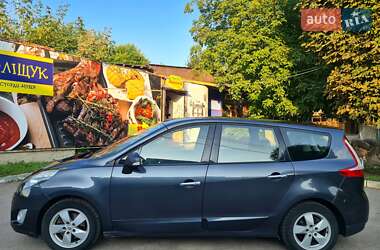 Минивэн Renault Scenic 2009 в 