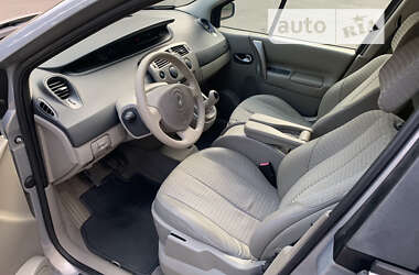 Минивэн Renault Scenic 2004 в 