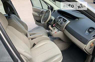 Минивэн Renault Scenic 2004 в 