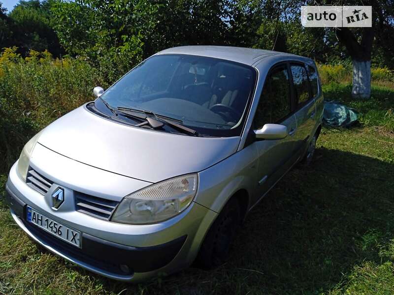 Мінівен Renault Scenic 2005 в Дубні