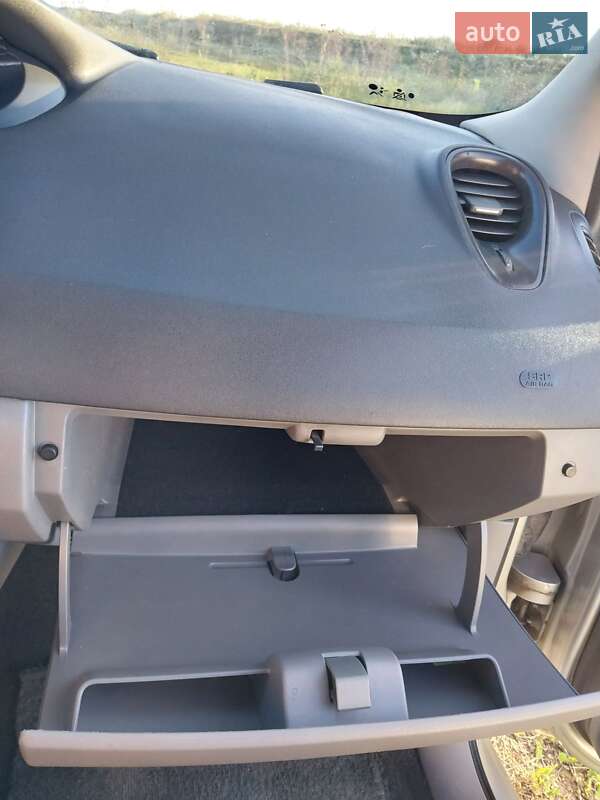 Минивэн Renault Scenic 2005 в Измаиле