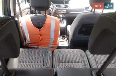 Минивэн Renault Scenic 2011 в 