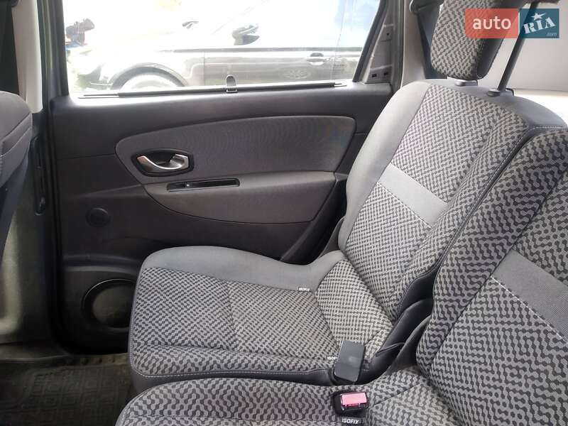 Минивэн Renault Scenic 2011 в Львове