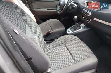 Минивэн Renault Scenic 2011 в 