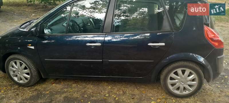 Минивэн Renault Scenic 2006 в Светловодске