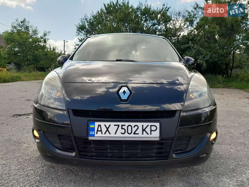 Минивэн Renault Scenic 2009 в 