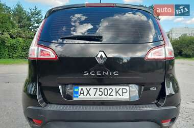 Минивэн Renault Scenic 2009 в 
