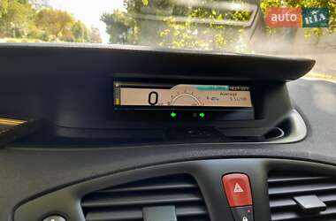 Минивэн Renault Scenic 2009 в 